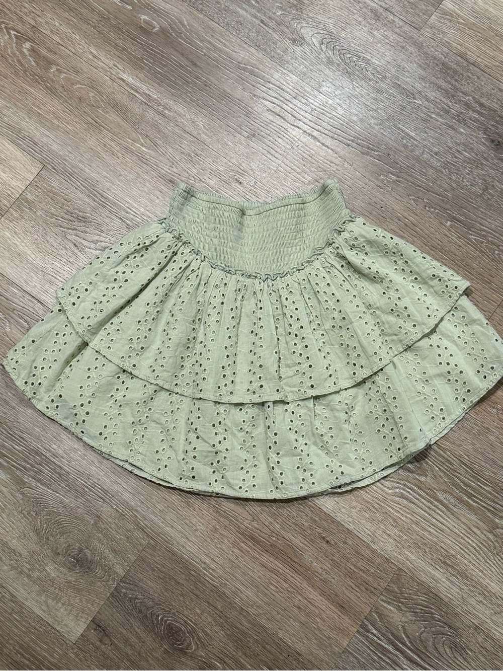 Hollister Ultra High Rise Tiered Eyelet Mini Skirt Sage Green Smocked Ruffle S